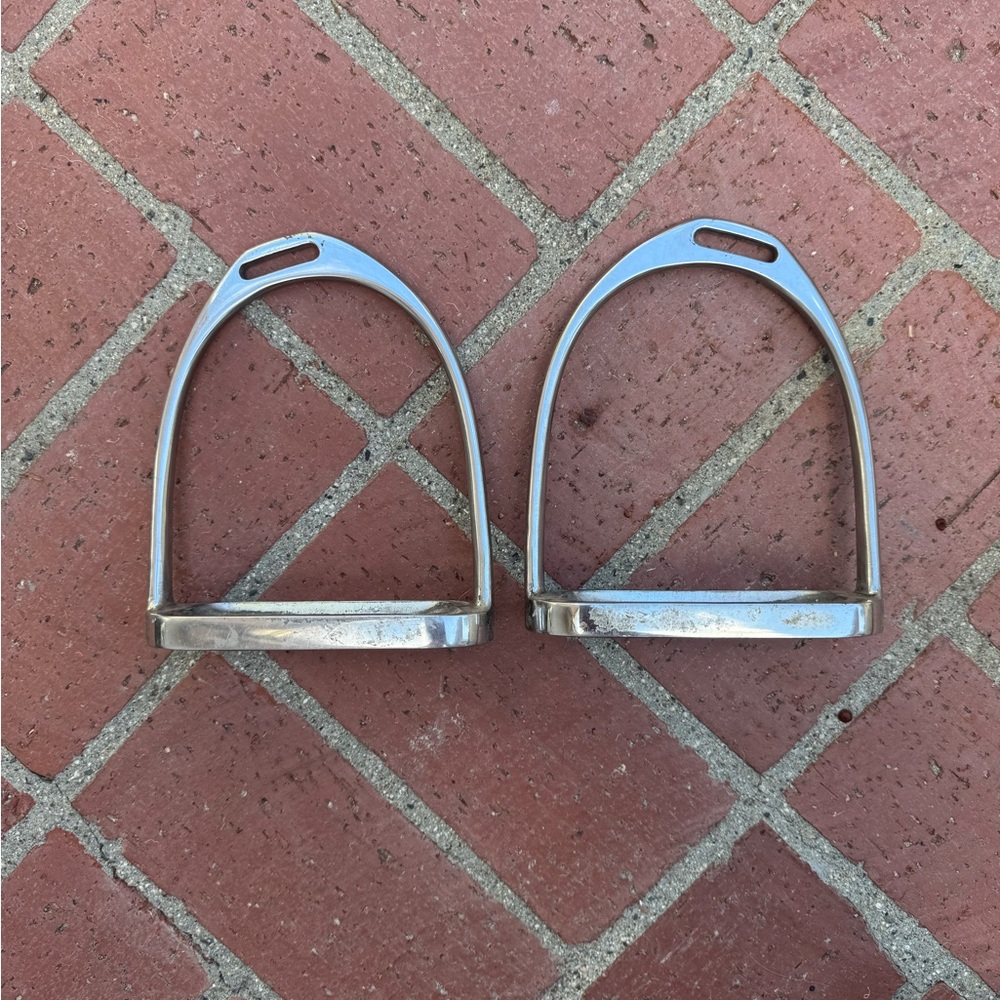 English Offset Metal Stirrups